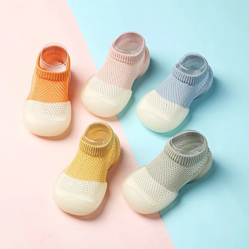 حذاء أطفال مسامي صيفي للرضع بنعل ناعم مضاد للانزلاق أحذية أرضية وجوارب وجوارب حريرية جليدية رفيعة شبكية