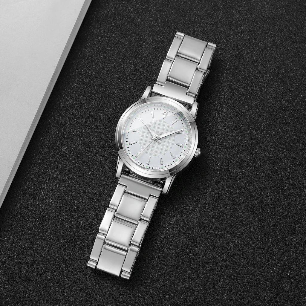 Fashion Women Watches Casual Alloy Band Simple Dial Analog Quartz Wristwatch（Without Box）