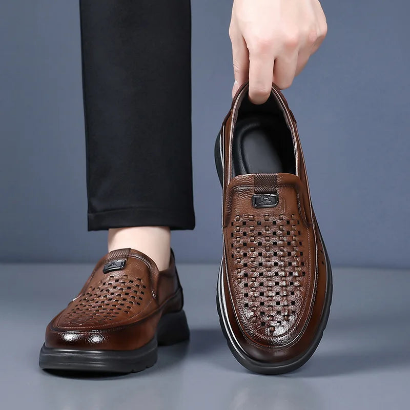 Summer New Designer Hallow Leather Shoes Man Breathable Soft Sole Business Casual Shoes Male Fashion Loafers Shoes for Man