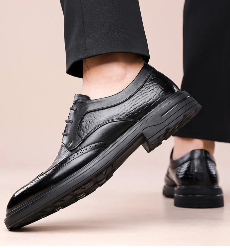 Korean Solid Color Cow Leather Shoes for Men Spring Summer New Lace Designer Brogue Shoes Man Fashion Business Casual Shoe Male