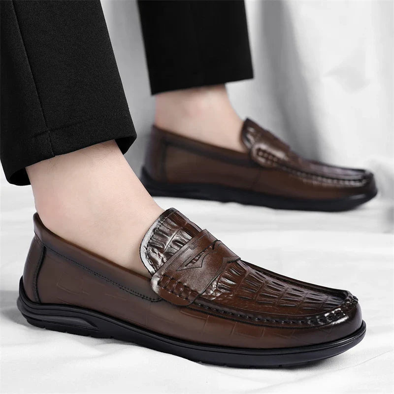 Mens Leather Mens Loafers Non Slip Walking Flats Breathable Driving Shoes Outdoor Slip on Casual Shoes Man Work Office Sneakers