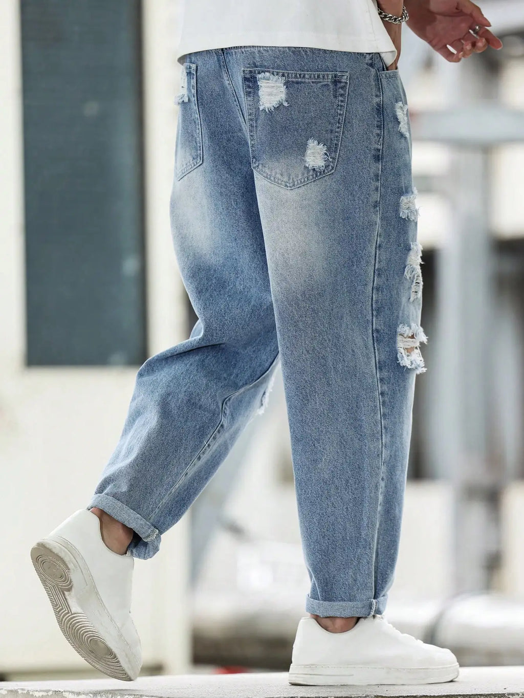 Men's Blue Ripped Denim Harem Pants for Spring and Autumn. Street Fashion. Casual Trend 。
