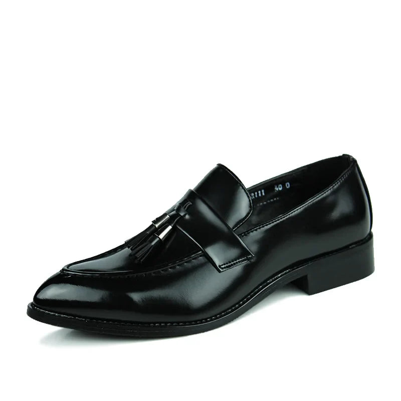 Fashion men's hair stylist pointed shoes British casual bright face retro small leather shoes nightclub fringe fashion shoes