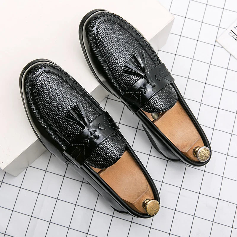 Men's Dress Shoes High Quality Brogues Casual Business Leather Shoes Social Party Leather Loafers Male Tassel Wedding Shoes