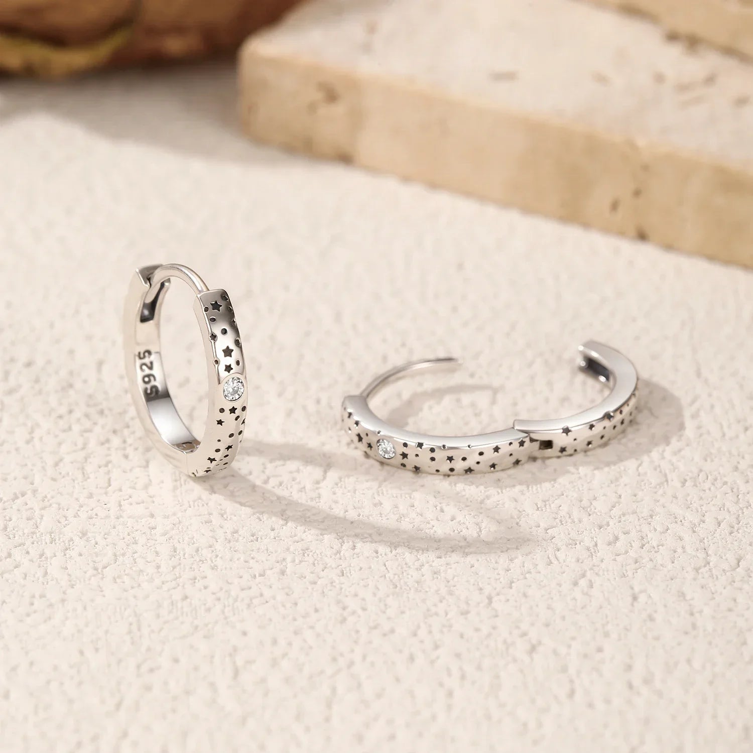 D Color Moissanite Ear Buckles 925 Sterling Silver Sparkle Retro Hollow Stars Hoop Earrings For Women Fine Jewelry