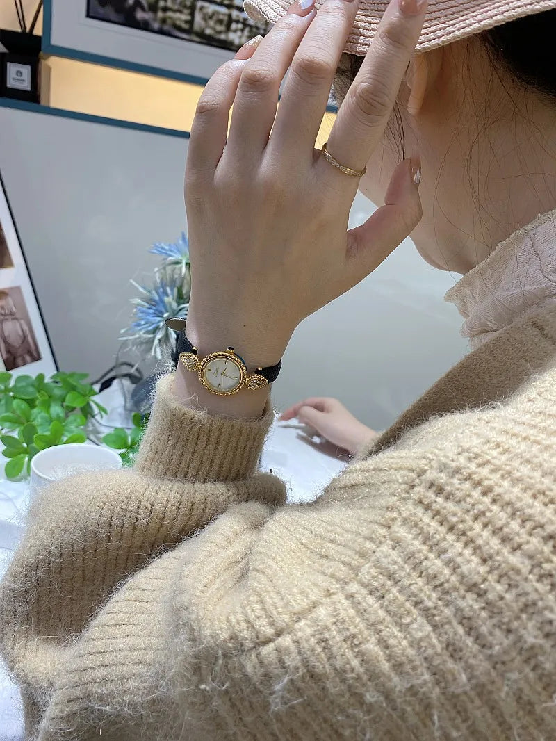 Women Watch Light Luxury Brand Shell Faced Diamond Watches Waterproof Leather Strap Ladies Fashion Quartz Wristwatch gift