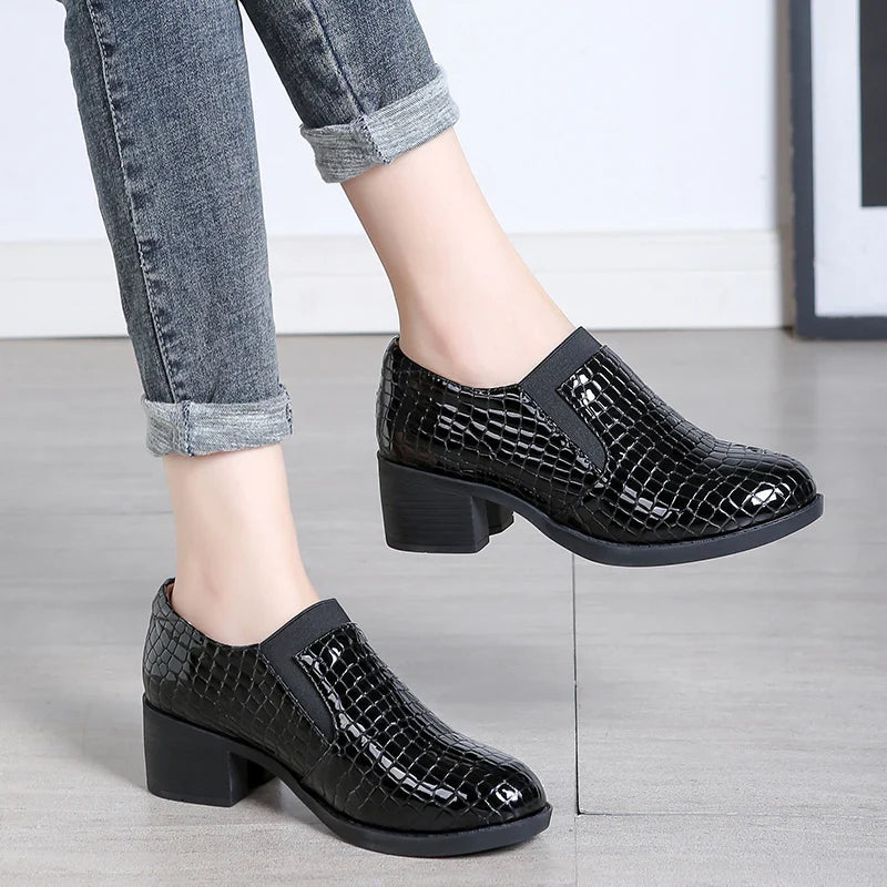 Patent Leather Comfortable Luxury Shoe for Party