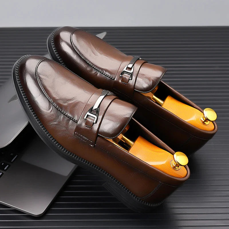 Men's Casual Leather Shoes 2026 New Spring Season Loafers for Men with Slip-On Flats British Style Men Walking Shoes Moccasins