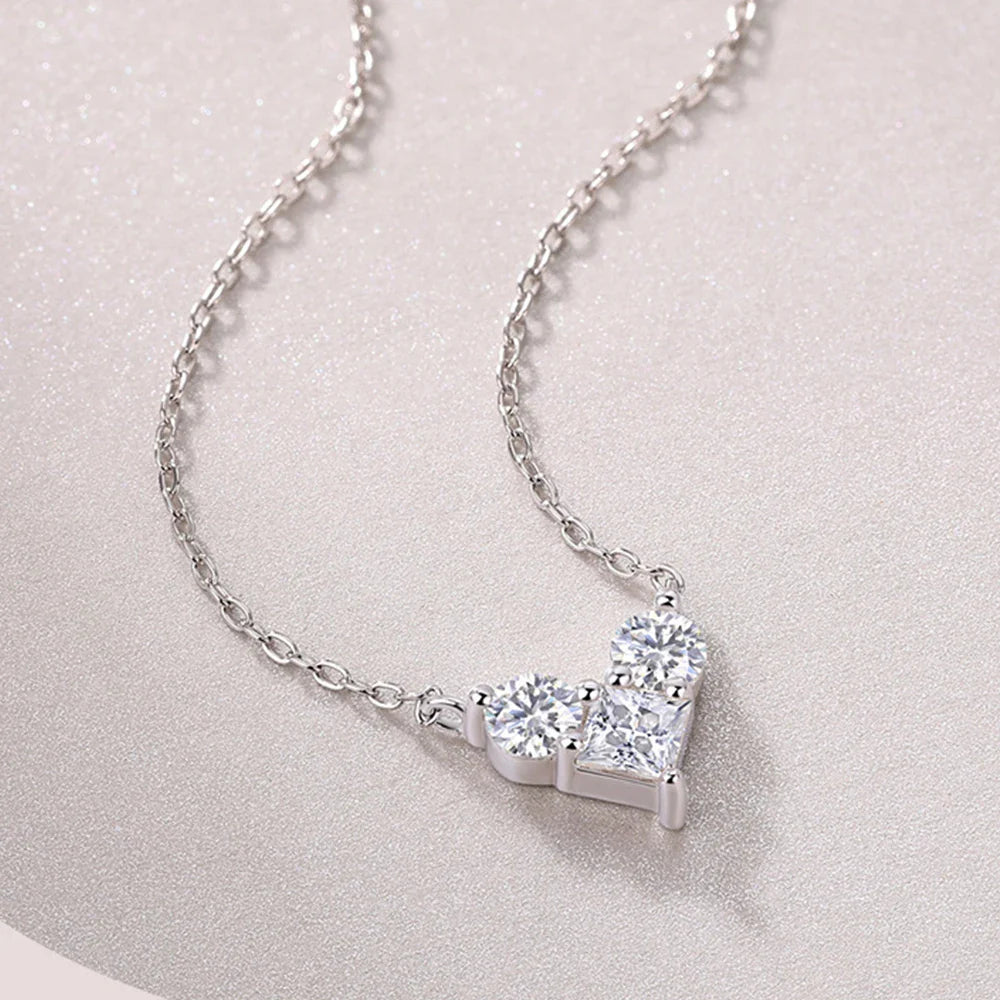 3-Stone Round Cut Full Moissanite Pendant Necklace Heart Shape for Woman 925 Silver Certified Lab Diamond Lucky Neck Chain