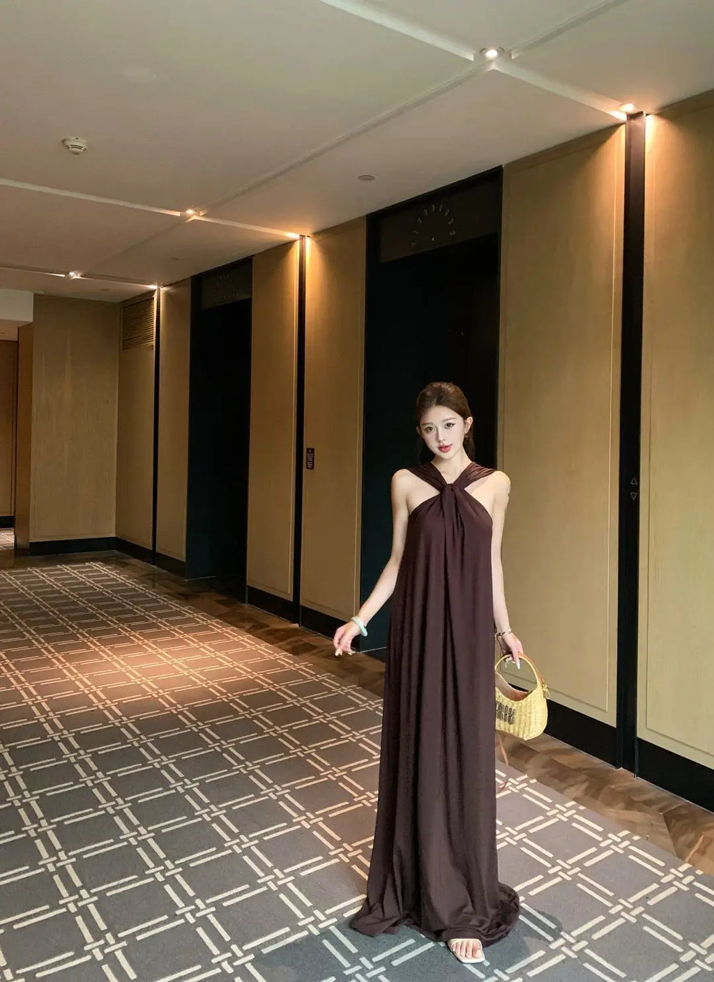 French Temperament Coffee Color Sleeveless Hanging Neck Dress For Women In The Summer Of 2026, New Slim And Flowing Long Dress