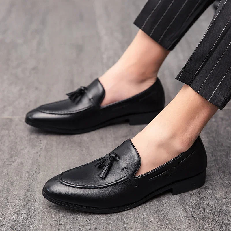 2025 New Men Leather Shoes Pointed Toe Formal Dress Shoes Slip On Men Loafer Tassel Shoe Zapatos Hombre