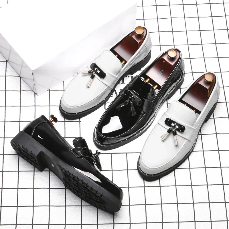 Italy Luxury Brand Loafers Men Shoes Tassel Men Designer Shoes British Style Lacquered Leather Shoes Thick Bottom Wedding Shoes