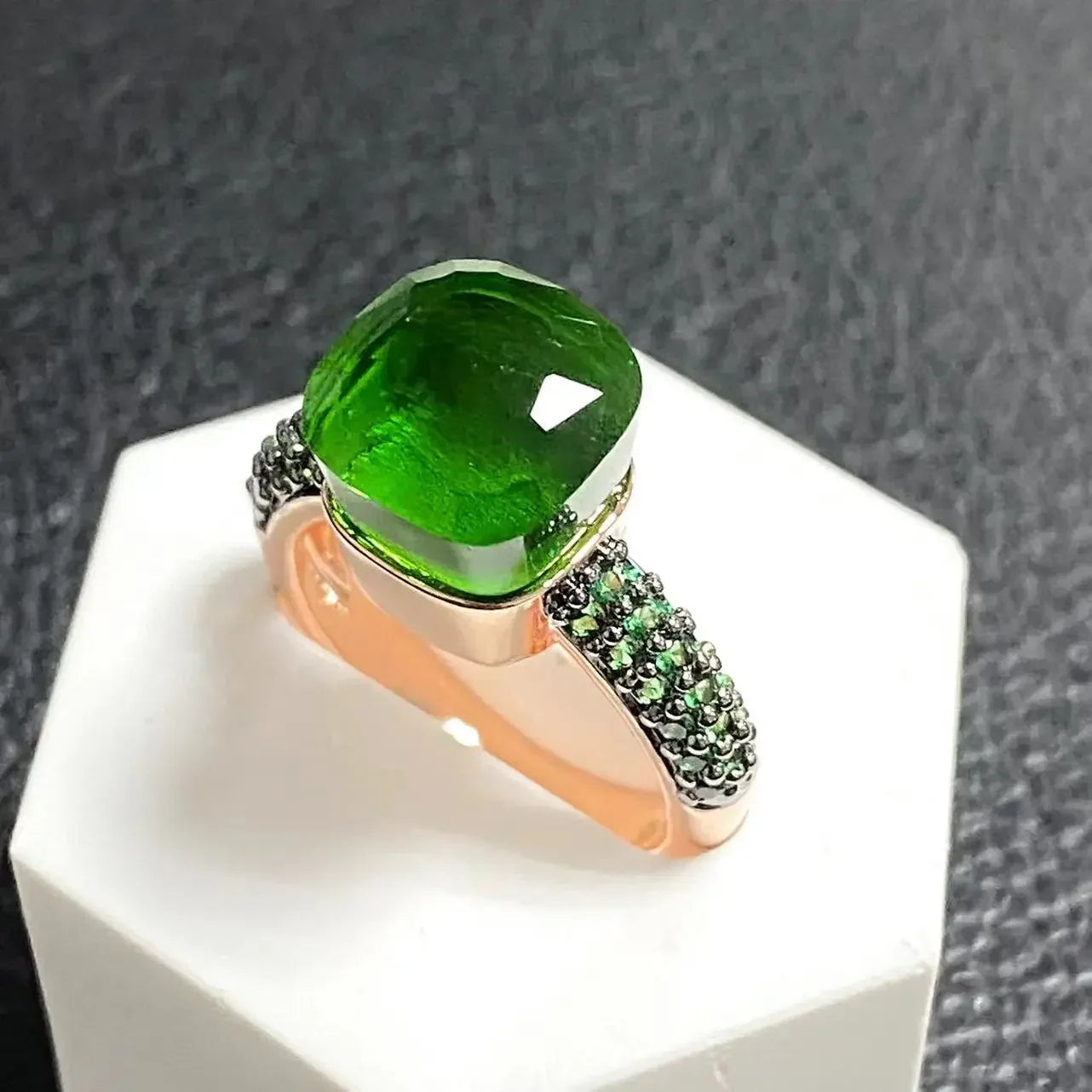Emerald Ring for Women Green Zircon Inlay Rose Gold & Black Gun Plated 30 Colors Candy Crystal Style Jewelry Birthday Gift