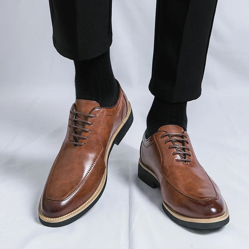 Hot Selling Pointed Dress Shoes Europe America Casual Versatile Men's Low Top Shoes High-end Banquet Office Men's Business Shoes
