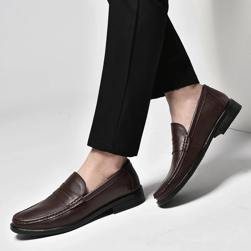 New Luxury Slip on Dress Shoes Men Italian Comfortable Loafer for Men Outdoor Mens Slip on Flats Classic Men Shoes for Wedding