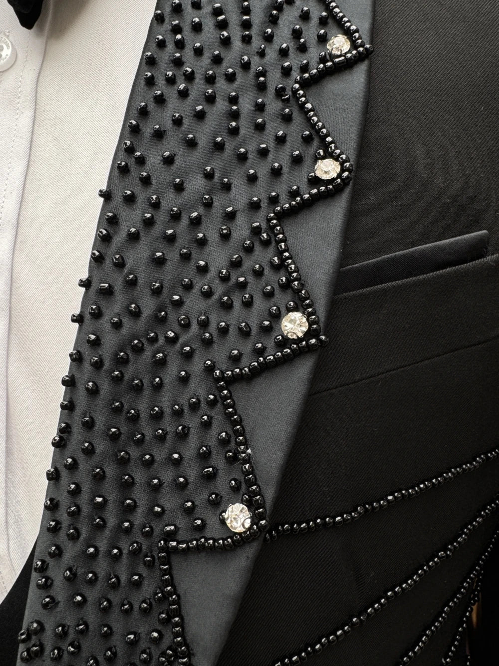 Charming Black Beaded Luxurious Men's Suit Customized Celebrity Popular Groom Wear Decent Jacket Vest Pants Date Set Hot Sale