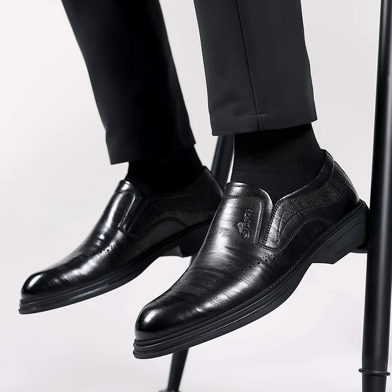British Style Brand Men's Dress Shoes Fashion Patent Leather Men Business Flat Shoes Breathable Men Formal Office Working Shoes