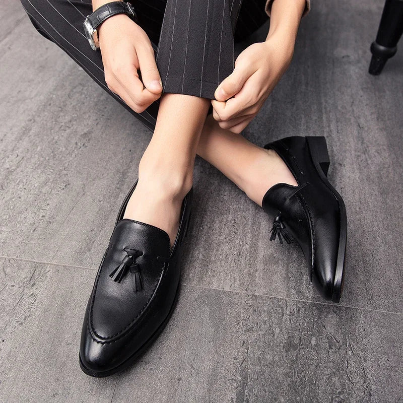2025 New Men Leather Shoes Pointed Toe Formal Dress Shoes Slip On Men Loafer Tassel Shoe Zapatos Hombre