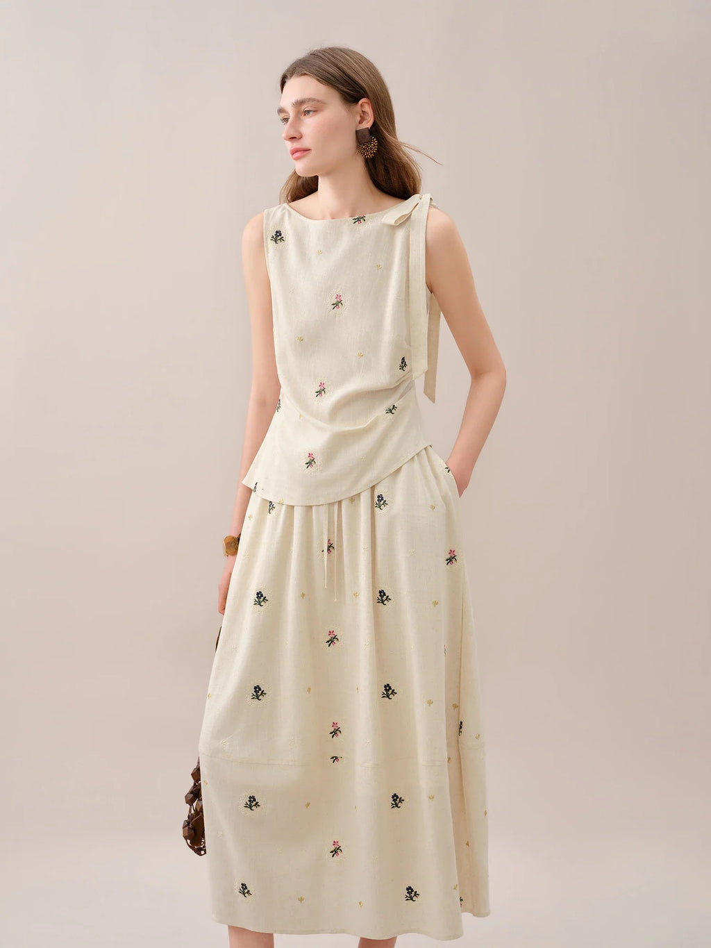 Fashionable Embroidered Sleeveless Top and Tulip Skirt Elastic Waist Retro Women 2026 Summer New Arrival Set